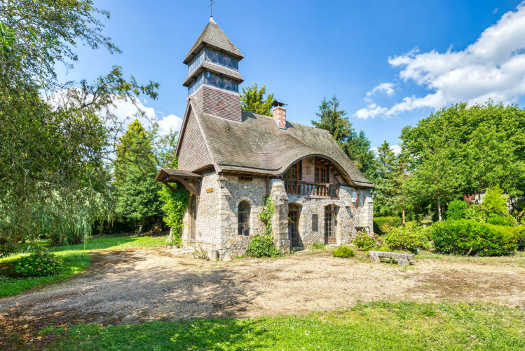 Cette ancienne chapelle normande a un succès fou : l'agent immobilier l'a vendue, mais il croule encore sous les appels